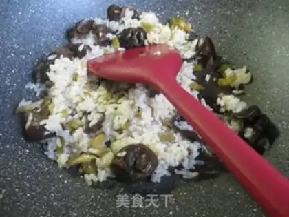 Make Squeeze the silk, black-muck rice step 2