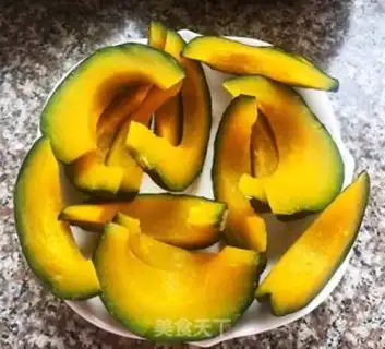 Make Bacon rolls, melons step 3
