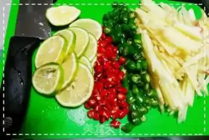 Make Sour chicken claws step 2