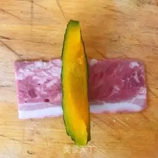 Make Bacon rolls, melons step 4