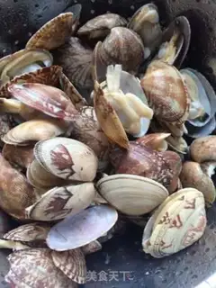 Make Scrambled clams step 2