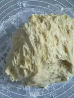 Make Black Sesame Sugar Pumping Triangle step 4