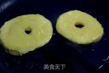 Make Apple donuts step 5