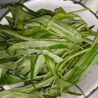 Make Garlic cabbage step 1