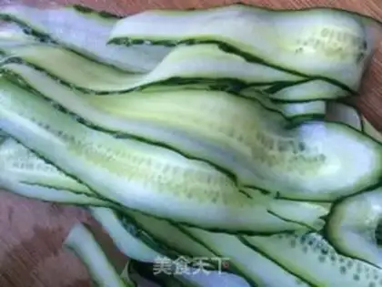 Make Bean cucumber roll step 1