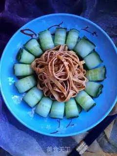 Make Bean cucumber roll step 8