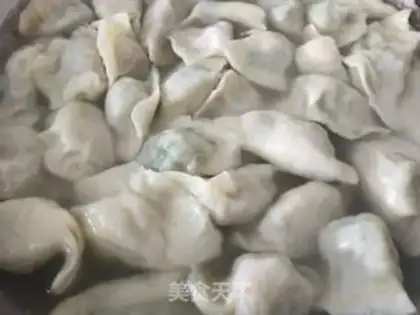 Make Three dumplings of crayfish step 7