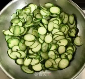 Make Smelt eggnut soup step 3