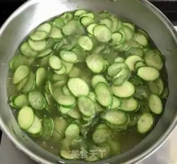 Make Smelt eggnut soup step 5
