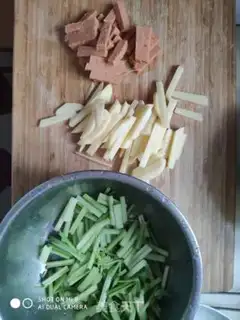 Make Lunch celery potatoes step 0