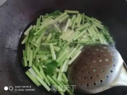 Make Lunch celery potatoes step 1
