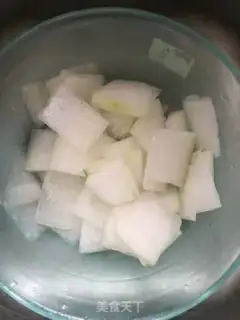 Make Clear the winter melon step 1