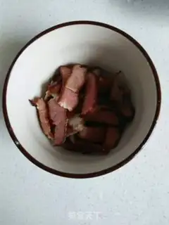 Make The bacon fried the garlic abalone step 1