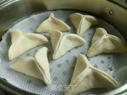 Make Black-sesame peanut sugar triangle step 11
