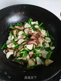 Make The bacon fried the garlic abalone step 6
