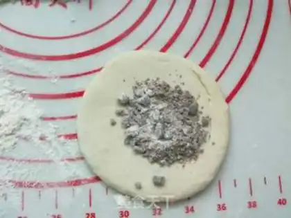 Make Red Sugar Triangle step 6