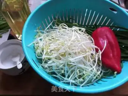 Make The green bean sprouts step 1