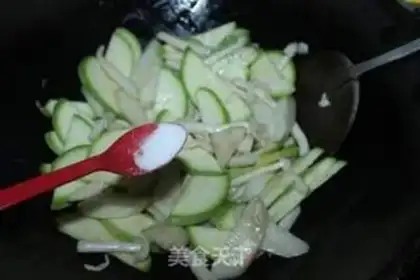 Make Nishiyama has fried seafood mushrooms step 5