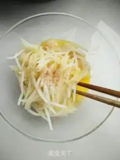 Make Egg shrimp sprouts step 5