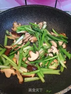 Make Fry mushrooms step 4