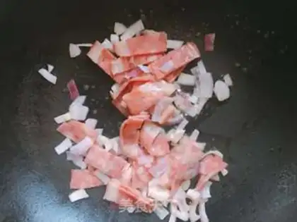 Make Bacon ham pizza step 5