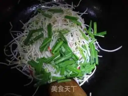 Make The green bean sprouts step 7