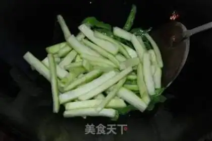 Make Green pepper for watermelon step 4