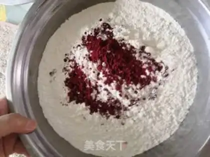 Make Double-coloured chicken dumplings step 1