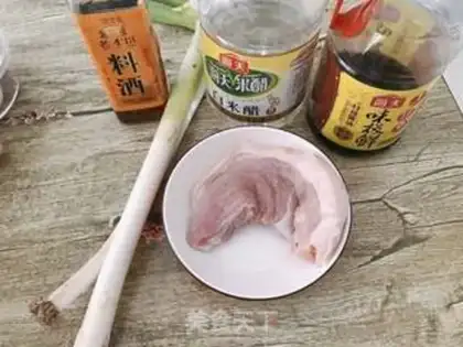 Make Onion fried meat step 0