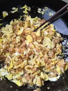 Make Double-coloured chicken dumplings step 5