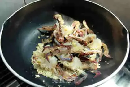 Make Sand tea and crabs step 1
