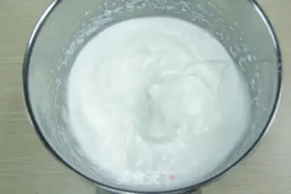 Make Classic cake rolls step 4