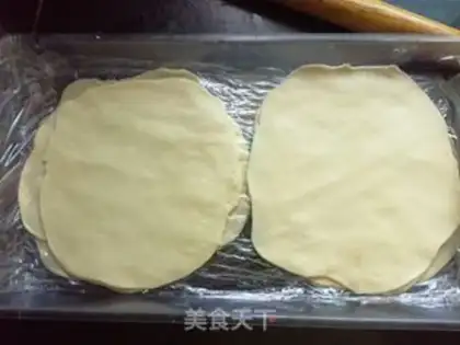 Make Old Beijing chicken roll step 2