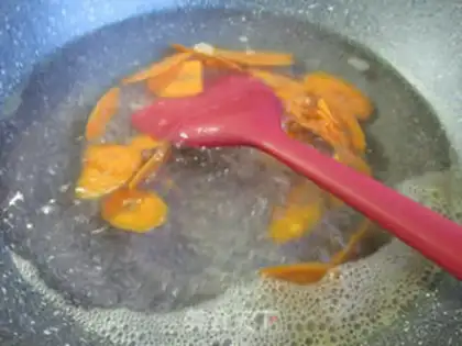Make Carrot sprouts step 1