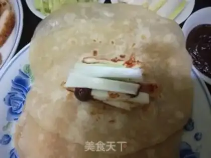 Make Old Beijing chicken roll step 8