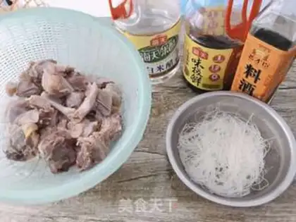 Make Fan chicken soup step 0