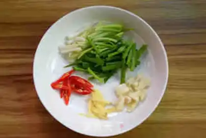 Make The salsa sauce blew up the squid step 5
