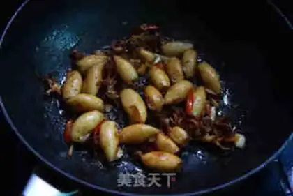 Make The salsa sauce blew up the squid step 8