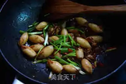 Make The salsa sauce blew up the squid step 9
