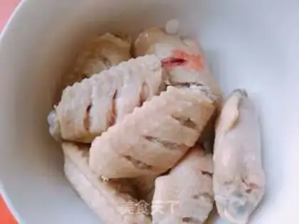 Make Red chicken wings step 1
