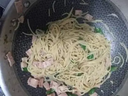 Make Bacon pepper pasta step 4