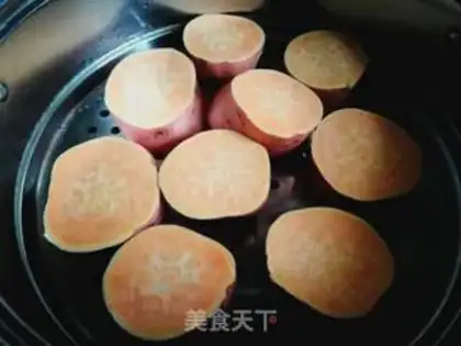 Make Red potato sesame rice ball step 0