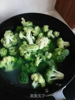 Make Garlic broccoli step 2