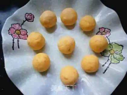 Make Red potato sesame rice ball step 6