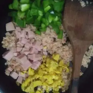 Make Ham pepper egg fried rice step 6