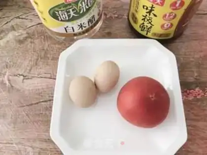 Make Tomato egg soup step 0