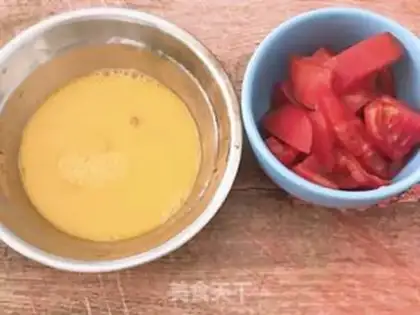 Make Tomato egg soup step 1