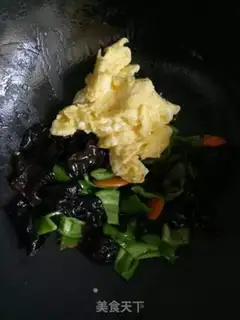 Make Pyramids for eggs step 9
