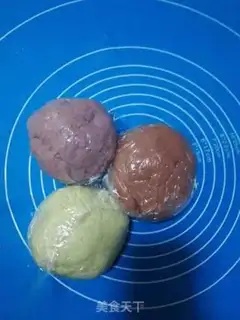Make Three-colour dumplings step 2