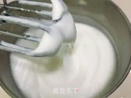 Make Six-inch twilight cake step 2